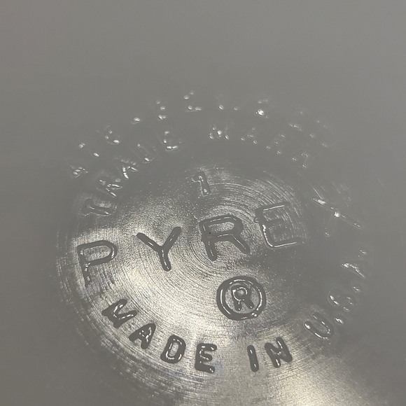 Pyrex GOOSEBERRY Set Of Two Casserole Dishes With Lids Pink and White - Picture 6 of 6